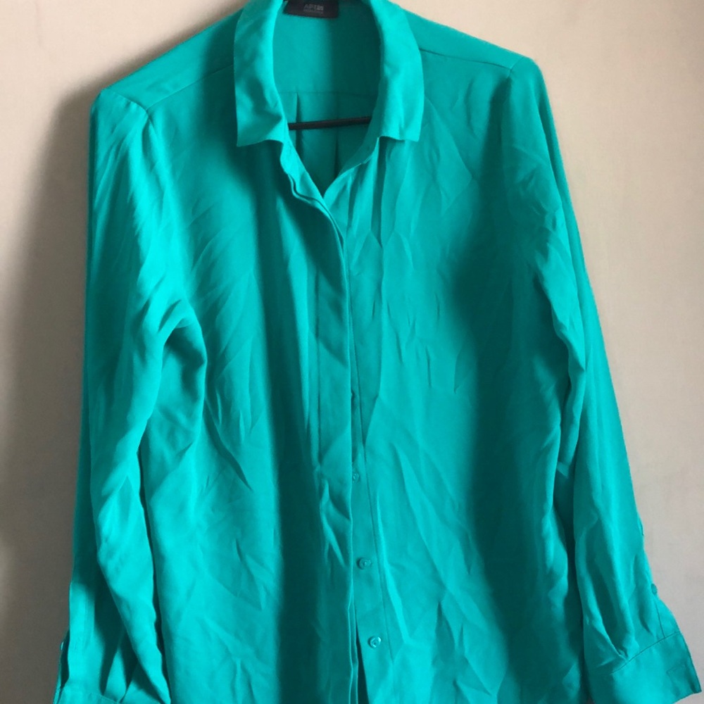 Women’s button down blouse